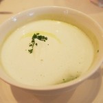 レストラン 拓 - グリーンピースのスープ
