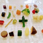 銀座 シェ・トモ - 有機自然農法28種の野菜たち