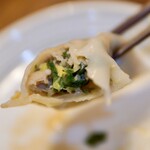 中国菜麺飯酒  金山村 - 水餃子アップ