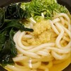 丸亀製麺 - かけうどん（冷）並　※ねぎとわかめ、生姜はセルフです。