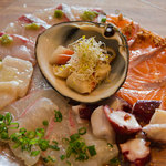 びすとろUOKIN - 海鮮カルパッチョ