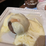 炭とハンバーグ - ラクレットハンバーグ