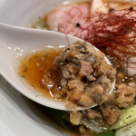 饗 くろ喜 - 鴨脂と鶏脂のミンチ