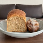 季節の酵母パン punch - ふすま食パンとトコナツパンチ
