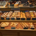 ベーカリー&レストラン 沢村 - ショーケース②