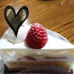 グレイスガーデン スイーツ - 真っ赤な苺のショートケーキ