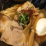 姫路麺哲 - 姫路拉麺　醤油　1000円　に、モツ　250円を追加