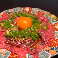 焼肉 にくだらけ - 田村牛のとろける炙りユッケ