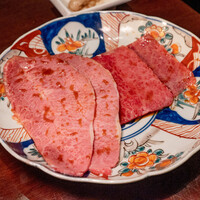 焼肉 にくだらけ - 田村牛タレ2種(ミスジ / カルビ)