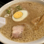 こうや - 背油こってり系正油ラーメン@700円