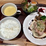 Ｌｅ 日本食堂 - 国産若鶏のハーブグリル