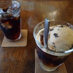 祇園喫茶 カトレヤ - 黒いクリームソーダがオススメ