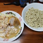ラーメン二郎 亀戸店 - ラーメン＋つけ麺　ニンニクマシアブラマシ　850＋100円