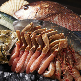 北海道産の蟹を始め、豊洲市場直送の鮮魚などまさに絶品揃い♪