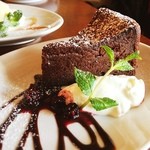 loger cafe - クラシックガトーショコラ
まるでチョコレートそのものを食べてるような。うまい。