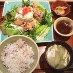 大戸屋 - 鶏の竜田揚げとたっぷり野菜のねぎソース定食