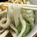 ひばりが丘高校うどん部 - 肉うどんキャベツ増量+生卵