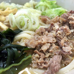 ひばりが丘高校うどん部 - 肉うどんキャベツ増量