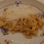 ペレグリーノ - タリアテッレのブッロ・エ・パルミジャーノ