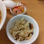 ロジェ・カフェヌードル - 炊き込みごはん，飲み物，果物