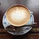 カフェ・ル・プティ・ニ・トロワ - カフェ・ラテ