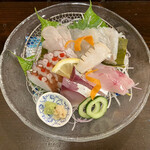 かもめ食堂 - 刺し身の盛合せ