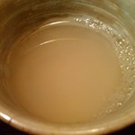 そば湯は、自然に濃い。うまい。