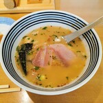 日本橋海鮮丼 つじ半 - 鯛ダシを入れてもらったところ(無料サービス)