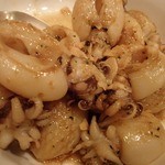 グリル グランド - ミニ甲イカのガーリックソテー