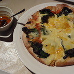 Bar Dondada - 3月24日　ほうれん草のピザ