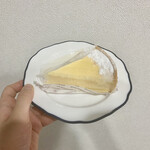 シャトレーゼ - 料理写真:ベイクドチーズケーキ(凍らして食べると美味しい)