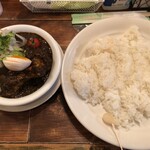 カレー食堂 リトルスパイス - 【ブラックカレー　ソースとライス大盛り】1,030+280円