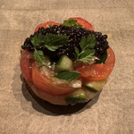 カンテサンス - キャビア、トマト、胡瓜、帆立貝、ブリオッシュ