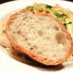 Cantina - パスタランチ 900円 のパン
