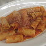 TRATTORIA AL SODO  - パスタ　ベーコンのアマトリチャーナリガトーニ