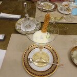 トゥ・ラ・ジョア イズム - 