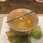 トゥ・ラ・ジョア イズム - 