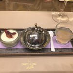 トゥ・ラ・ジョア イズム - 