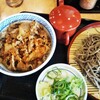 そば処 吉野家 - 牛丼並と蕎麦のセット(ご飯少なめ)