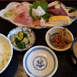 魚とし - 刺身定食990円(税込)