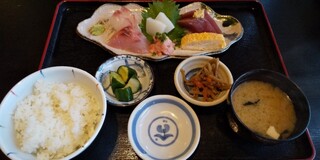 Uotoshi - 刺身定食990円(税込)
