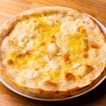 ● Quattro cheese pizza ●