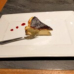トラットリア たにぐち - バスク風チーズケーキ