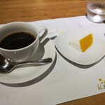 ファルスィ ラルゴ - コーヒー、マンゴーとヨーグルトのムース