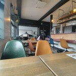Garage Cafe and Bar monocoque - 