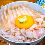 みなと食堂 - 平目えんがわ半々漬丼