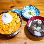 みなと食堂 - 生うに丼ホタテ入