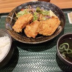 Hanamaru Udonsemba Shinsaibashisuji - 唐揚げ定食　3個　590円　ご飯は大盛り無料で、うどんにも変更可能です