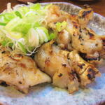 酒蔵 力 - 焼豚足ハーフ