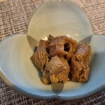 hide's dining 遊 - お通しはマグロの内蔵煮物